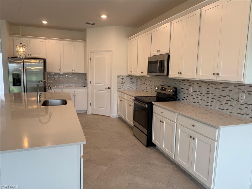 20821 Copperhead DR-18