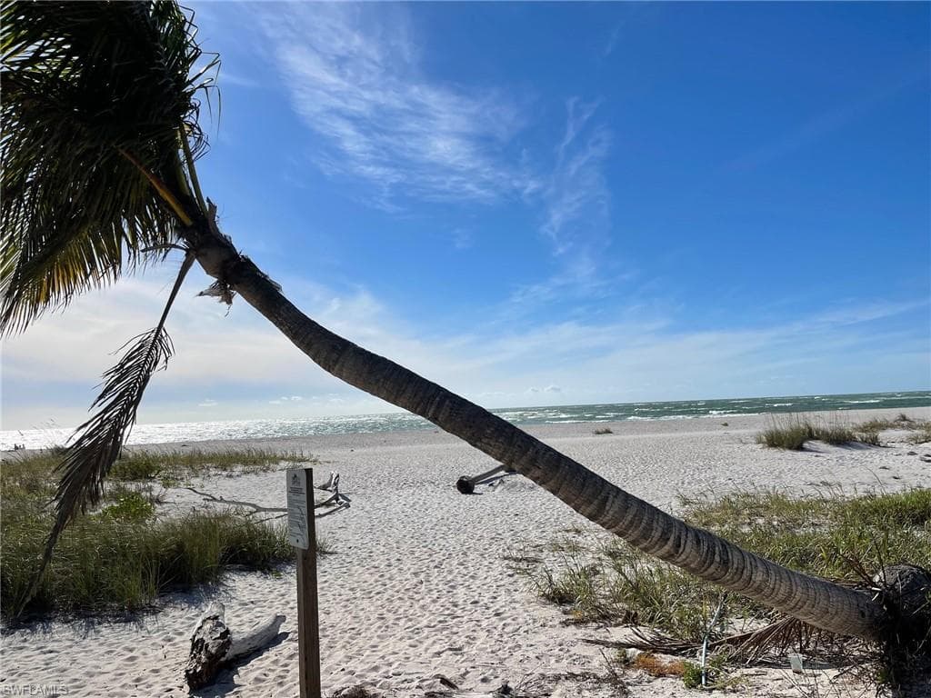 516 Longboat CIR-32