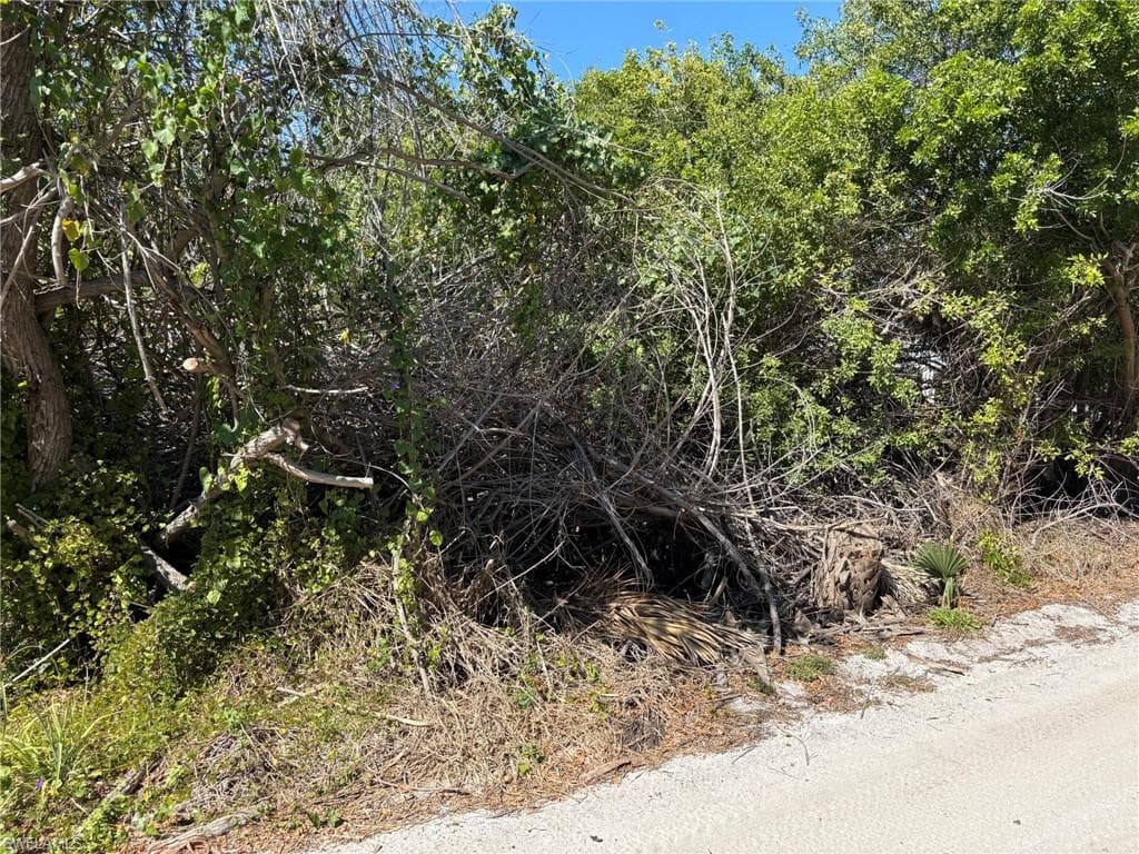 516 Longboat CIR-11