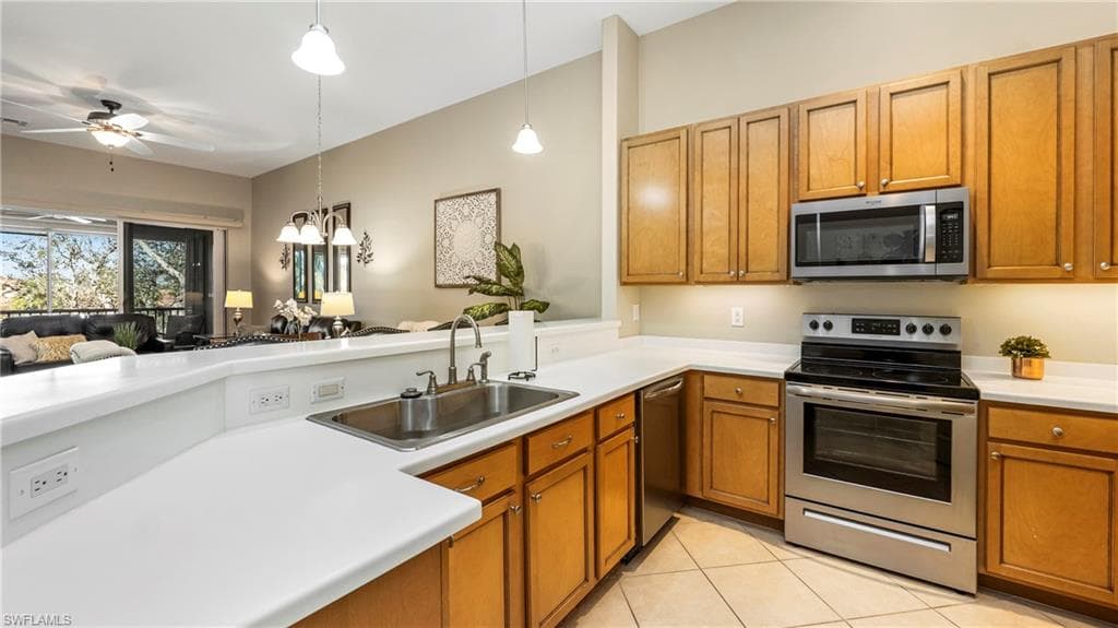 13260 Silver Thorn LOOP # 1005, NORTH FORT MYERS FL 33903-9