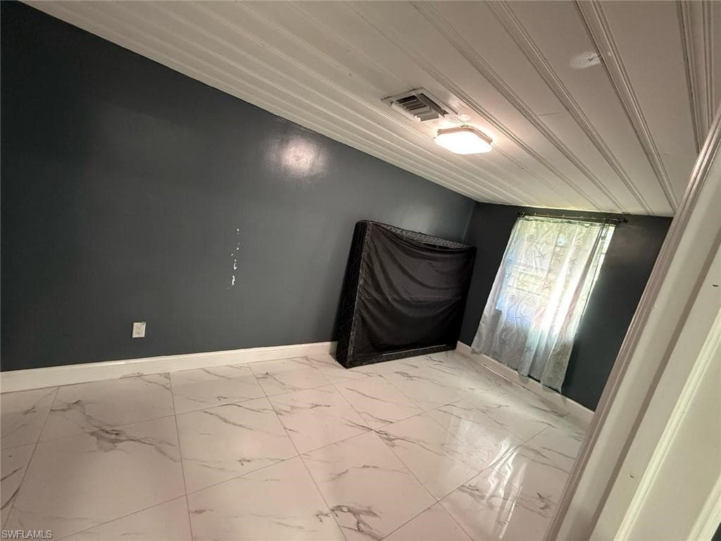 414 Spring AVE-17