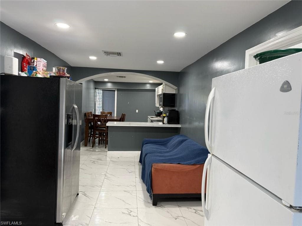 414 Spring AVE-12
