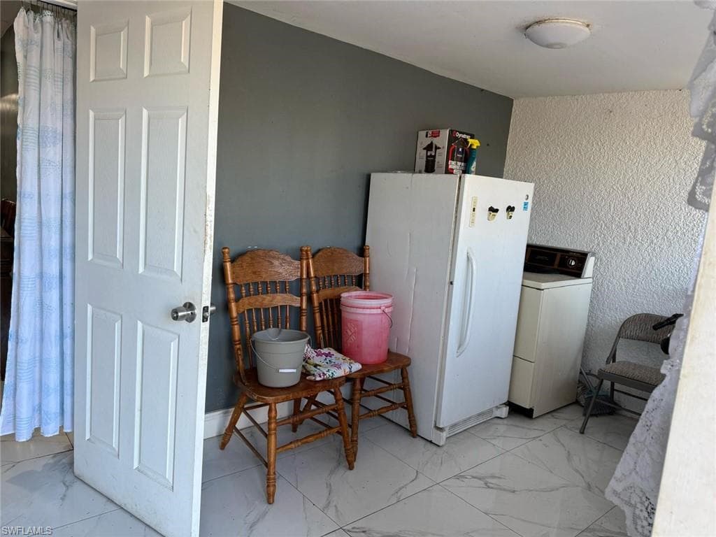 414 Spring AVE-26