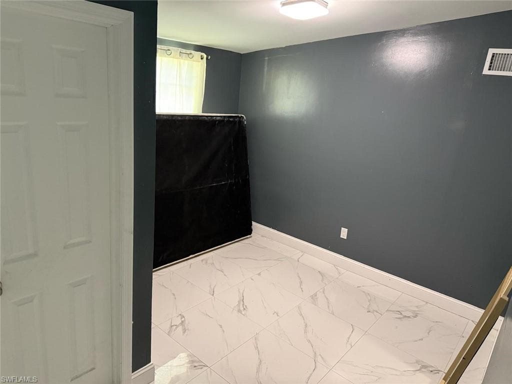 414 Spring AVE-22