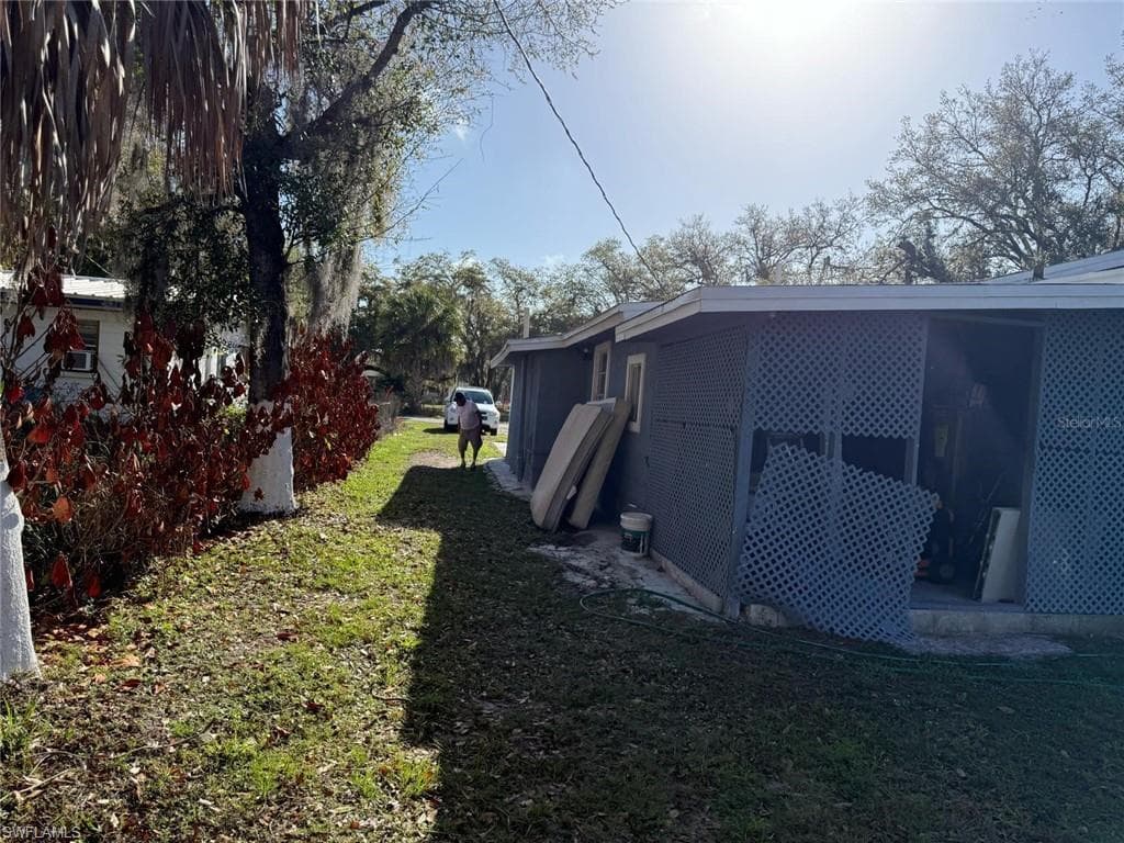 414 Spring AVE-32