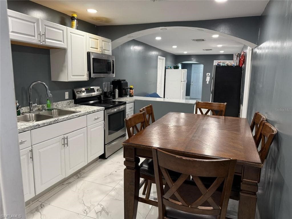 414 Spring AVE-14
