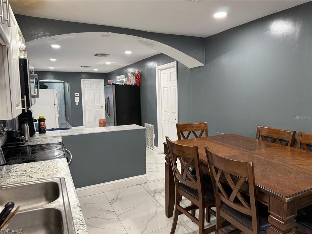 414 Spring AVE-11