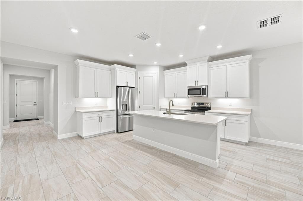 1835 Wheeling AVE-6
