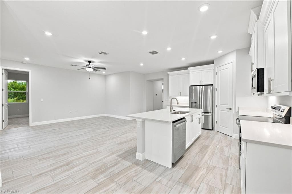 1835 Wheeling AVE-9