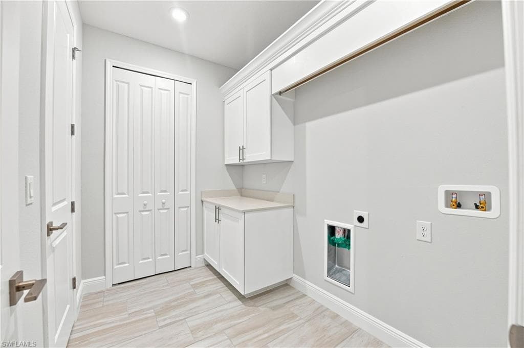 1835 Wheeling AVE-24