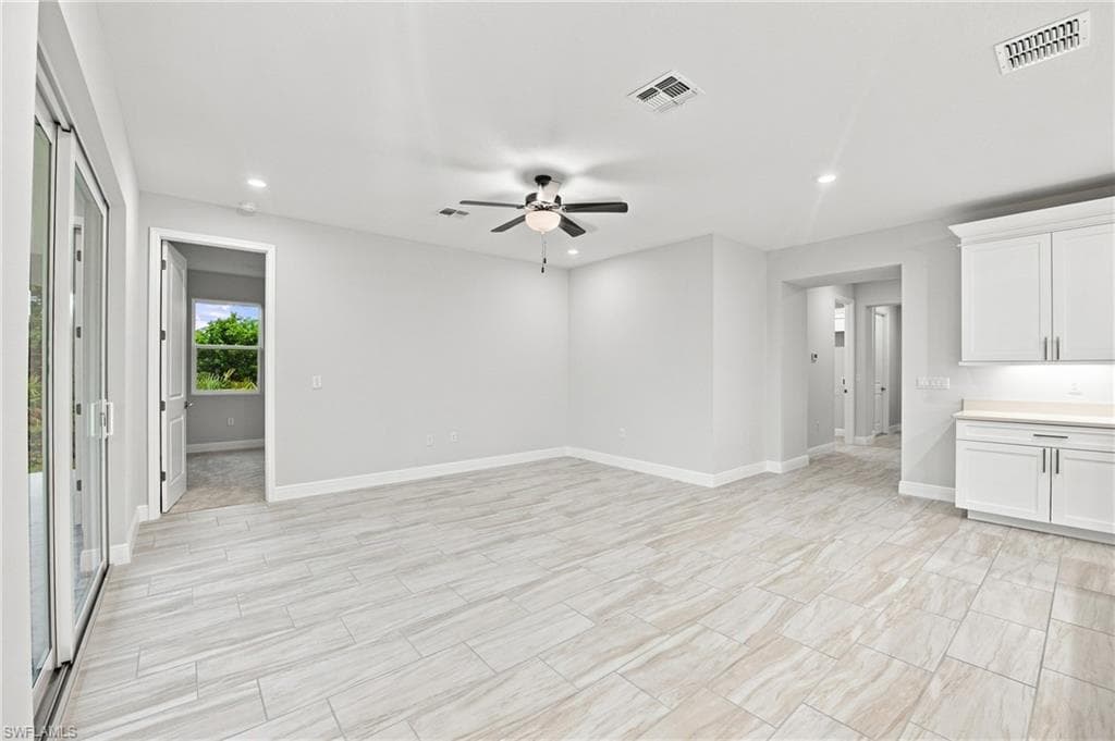 1835 Wheeling AVE-11