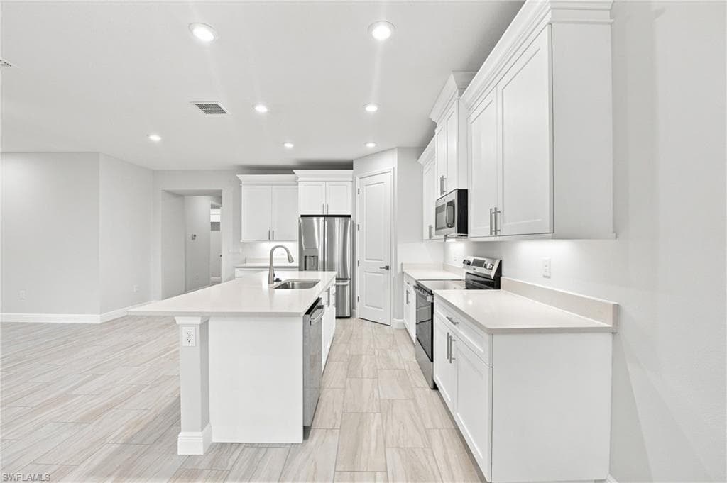 1835 Wheeling AVE-8