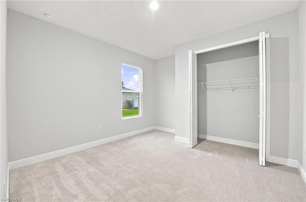 1835 Wheeling AVE-25