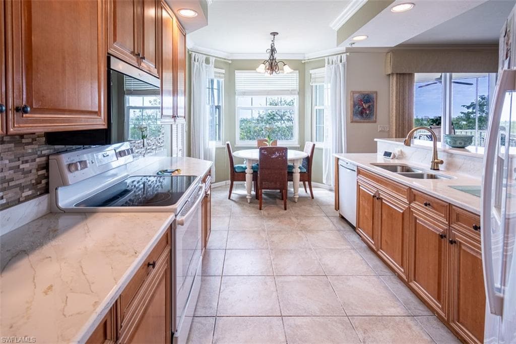 269 Vintage Bay DR C7-9