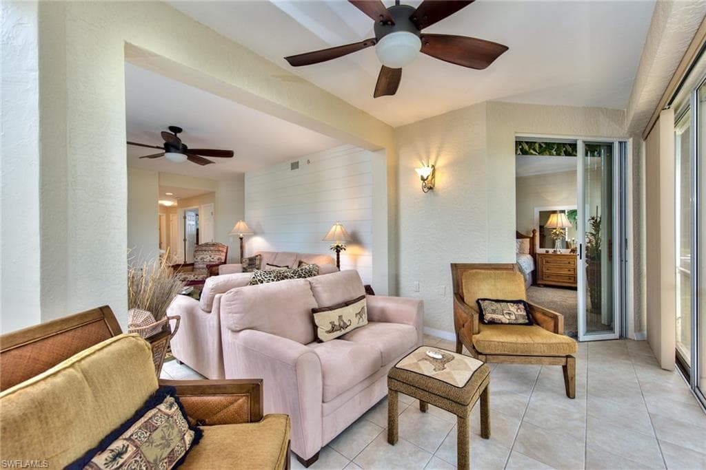 2190 ARIELLE DR 902-17