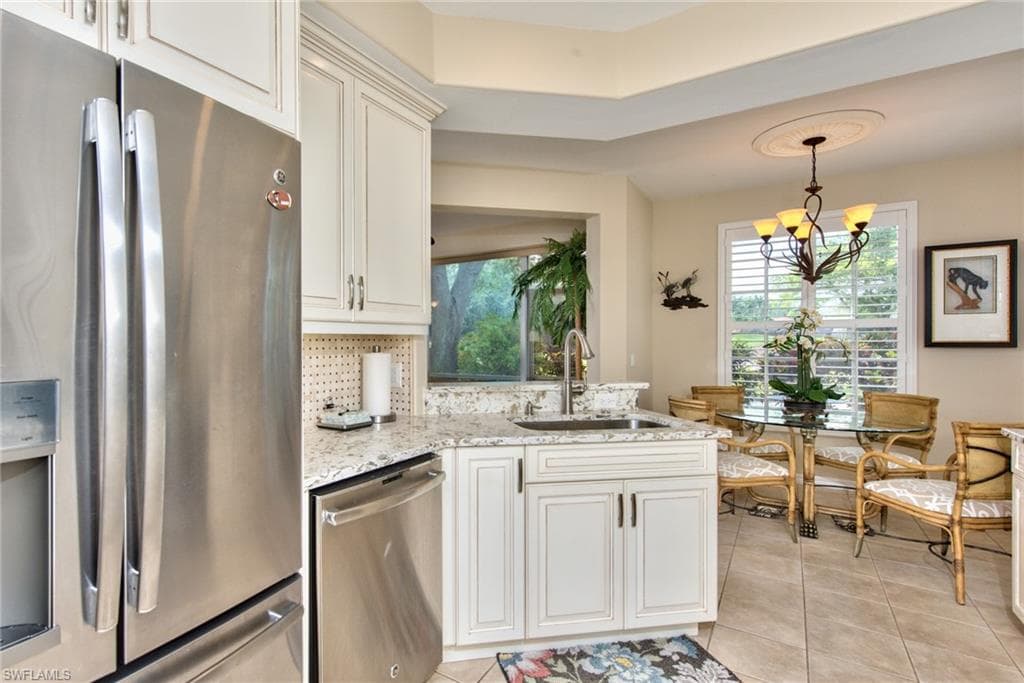 2190 ARIELLE DR 902-7