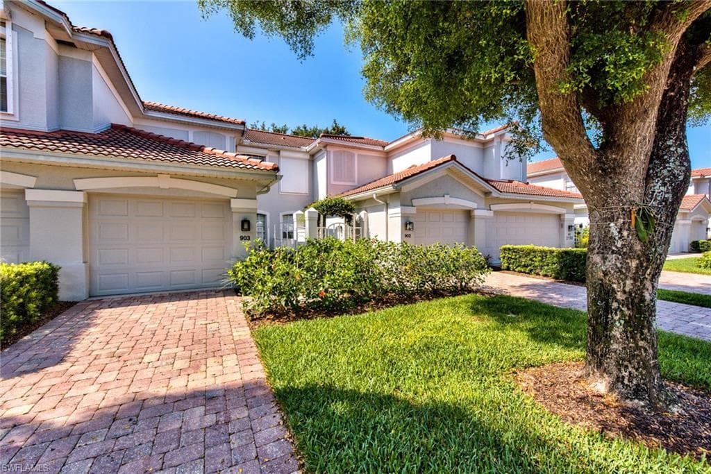 2190 ARIELLE DR 902-1