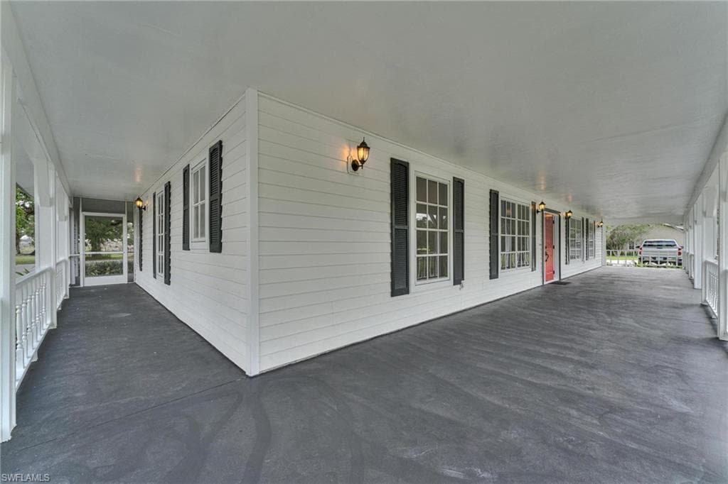 1270 Riverbend DR-27