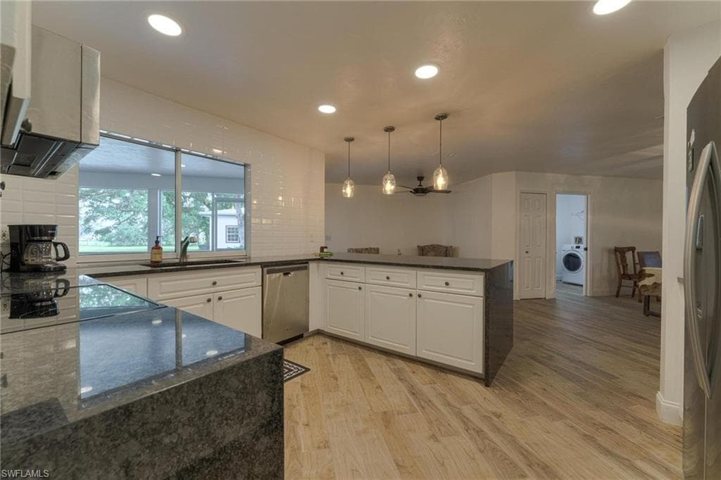 1270 Riverbend DR-7