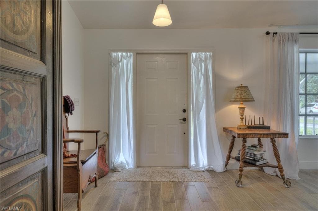 1270 Riverbend DR-3