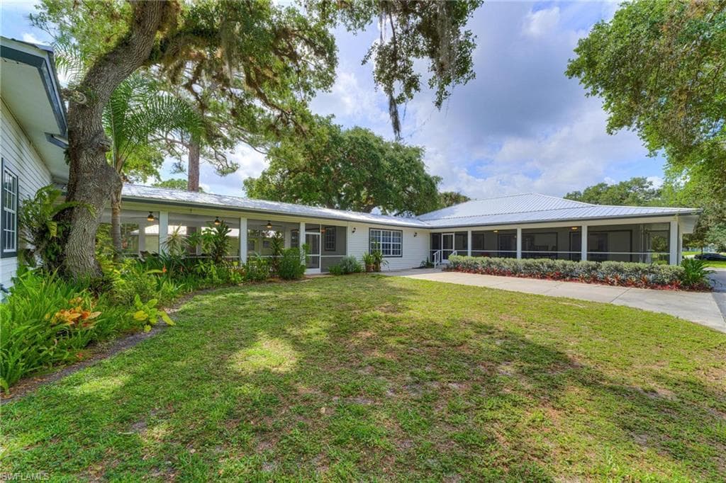 1270 Riverbend DR-28