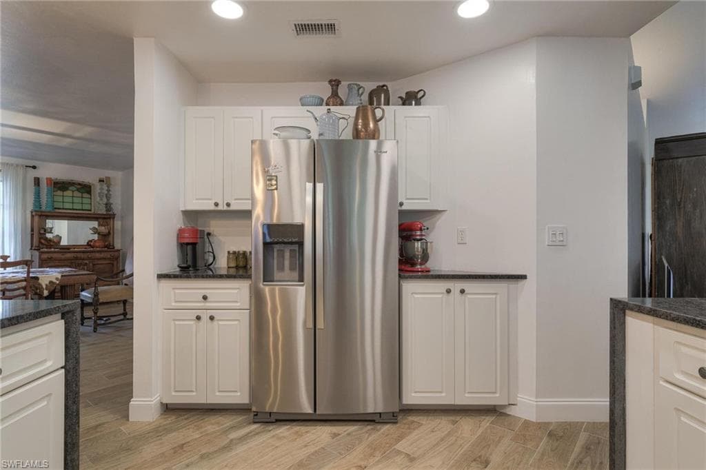 1270 Riverbend DR-9