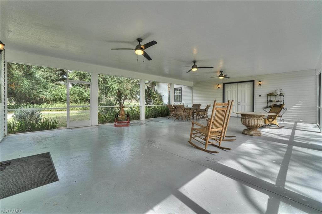 1270 Riverbend DR-24