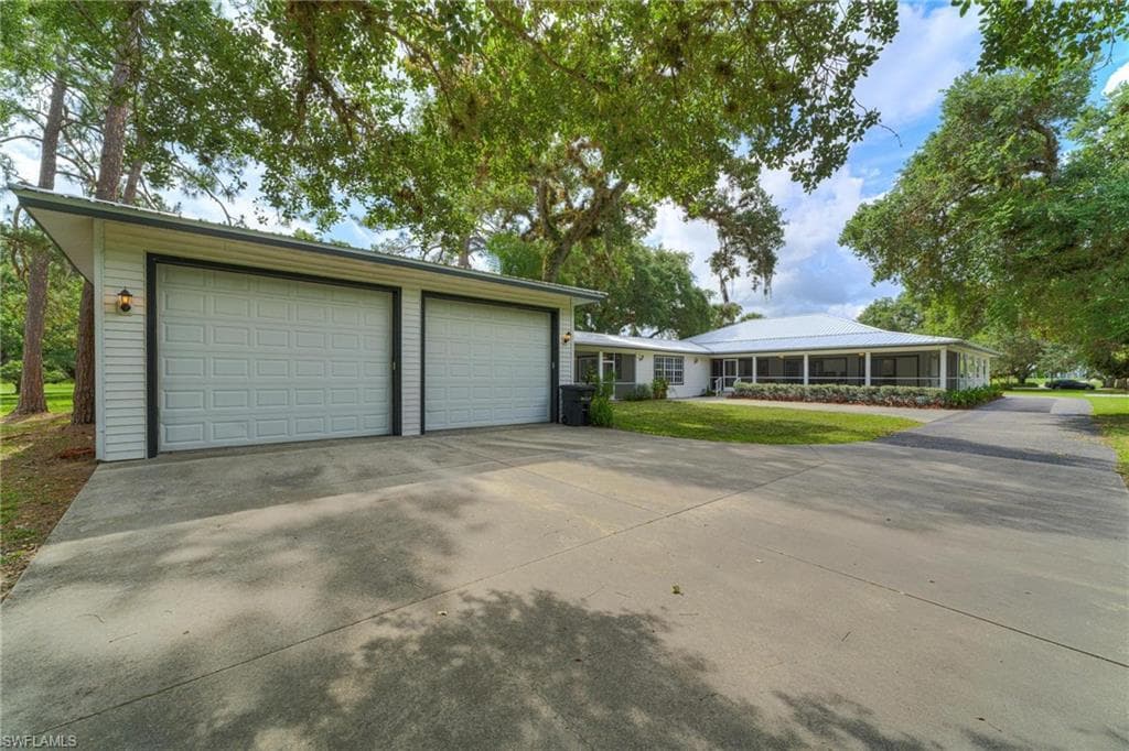 1270 Riverbend DR-30