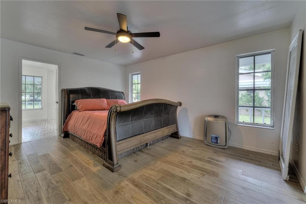 1270 Riverbend DR-14