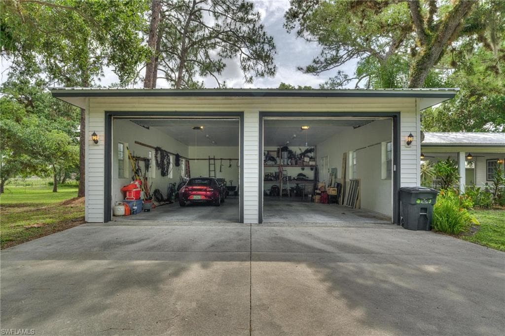 1270 Riverbend DR-31