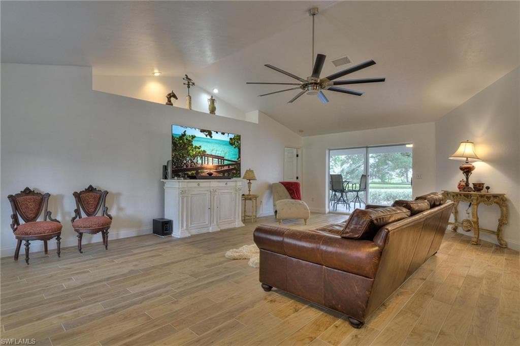 1270 Riverbend DR-4