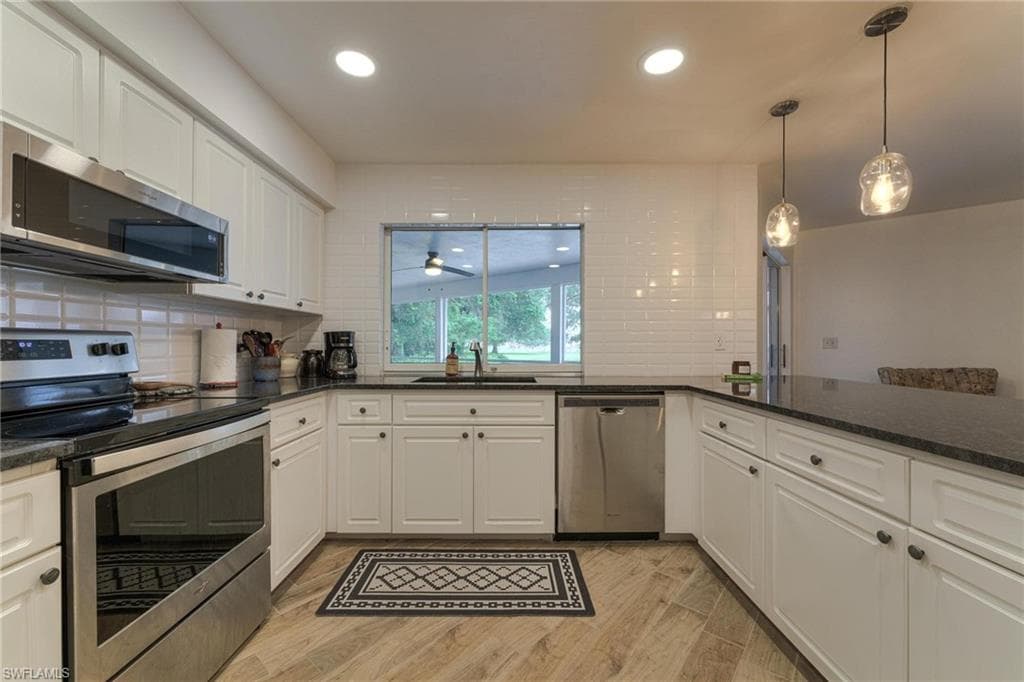 1270 Riverbend DR-8