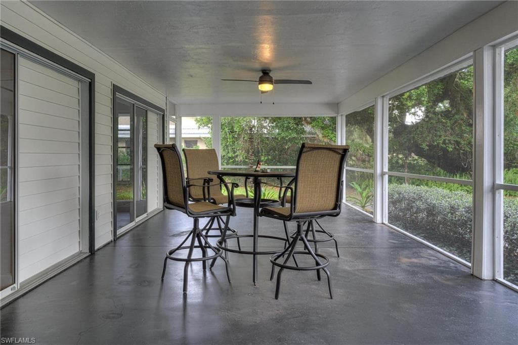 1270 Riverbend DR-25