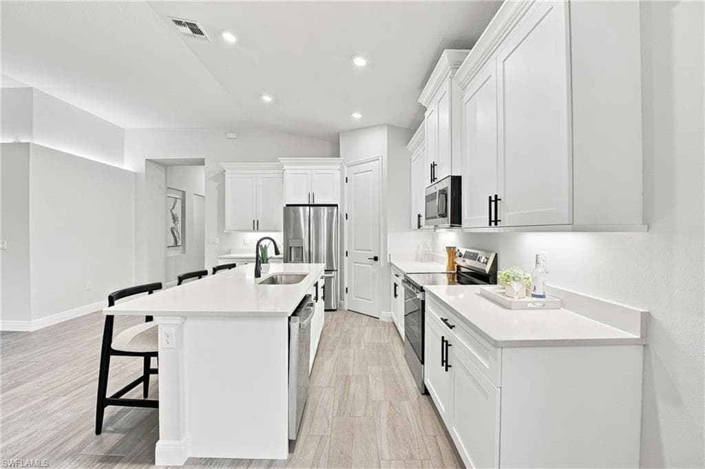 4570 Oakley RD-17