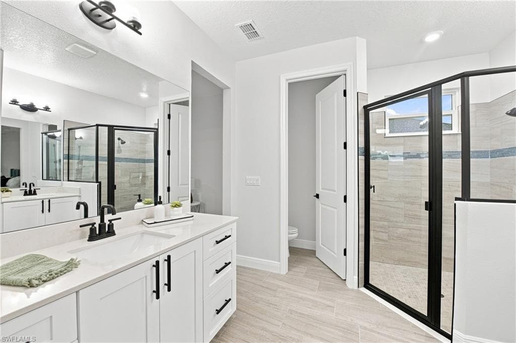 4570 Oakley RD-25