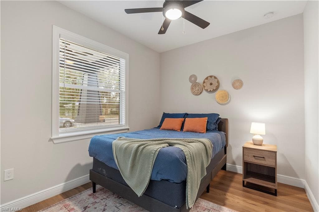 1324 Giddens AVE-22