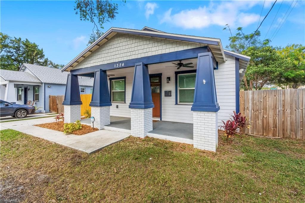 1324 Giddens AVE-1