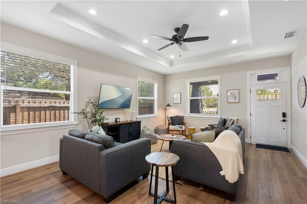 1324 Giddens AVE-5