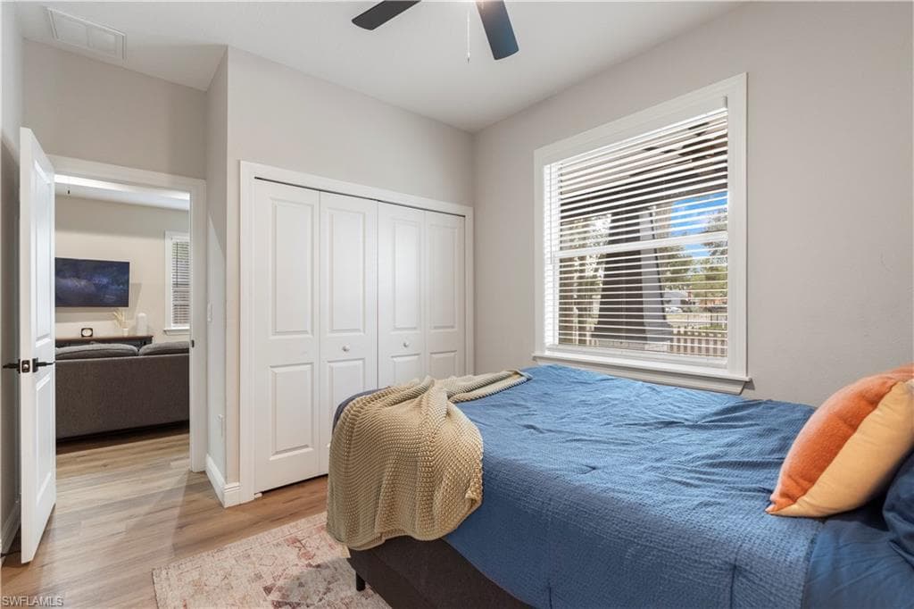 1324 Giddens AVE-23