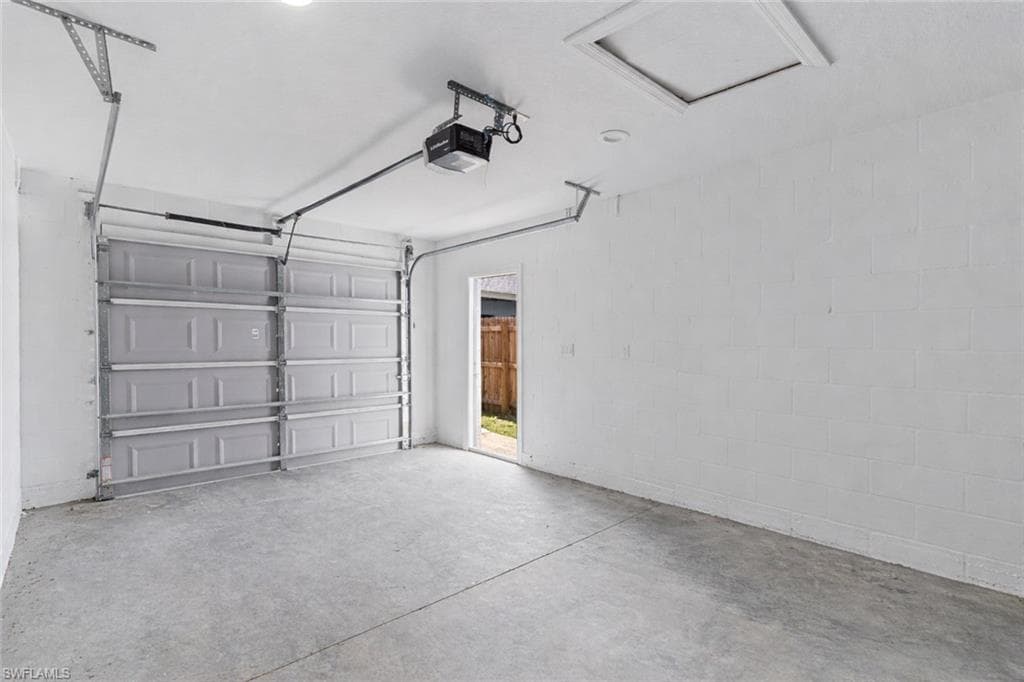 1324 Giddens AVE-30
