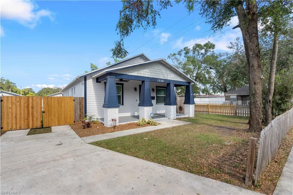 1324 Giddens AVE-28