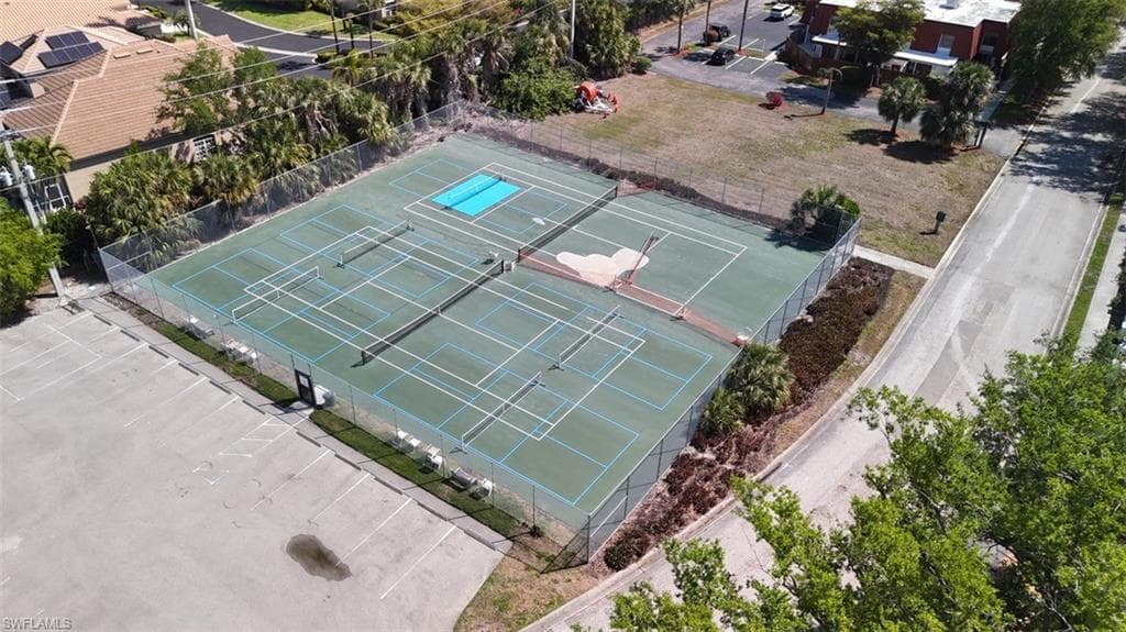 14490 Laguna DR-21