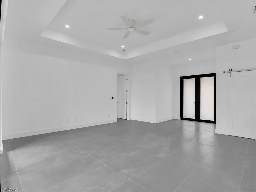 11153 Carnegie AVE-7