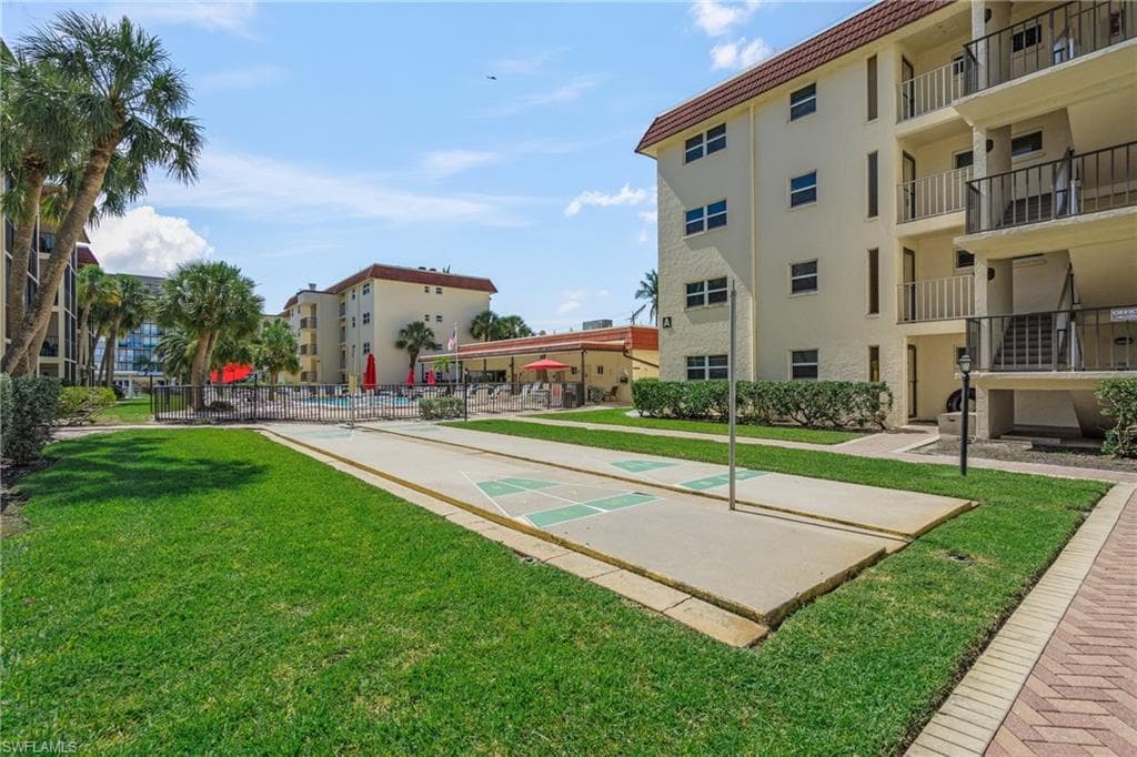 915 Beach RD 215-26