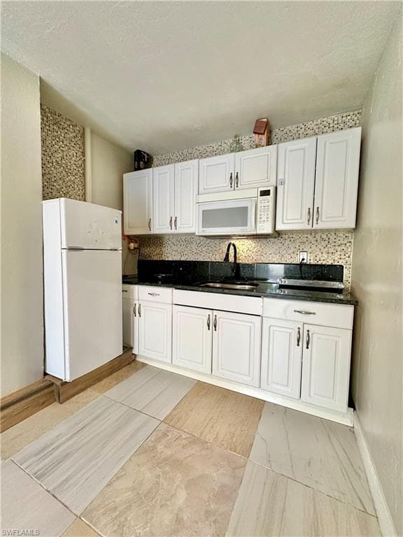 907 Laredo AVE-9