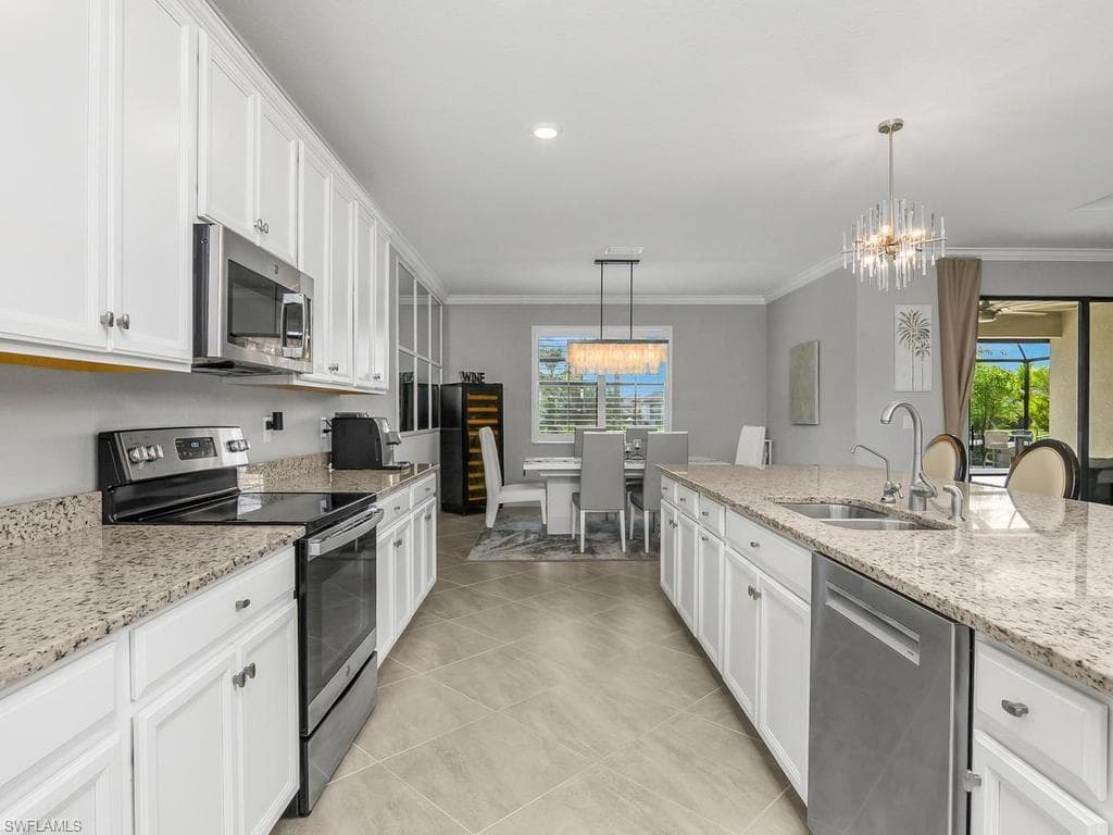 17575 Kinzie LN-10