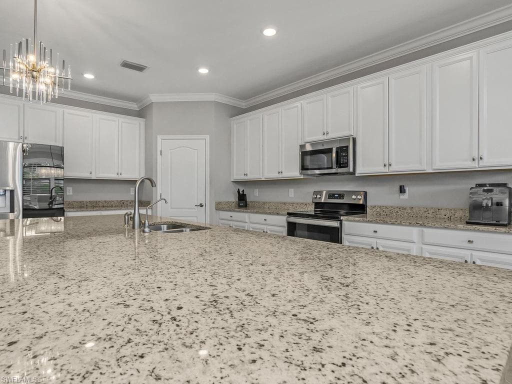 17575 Kinzie LN-11