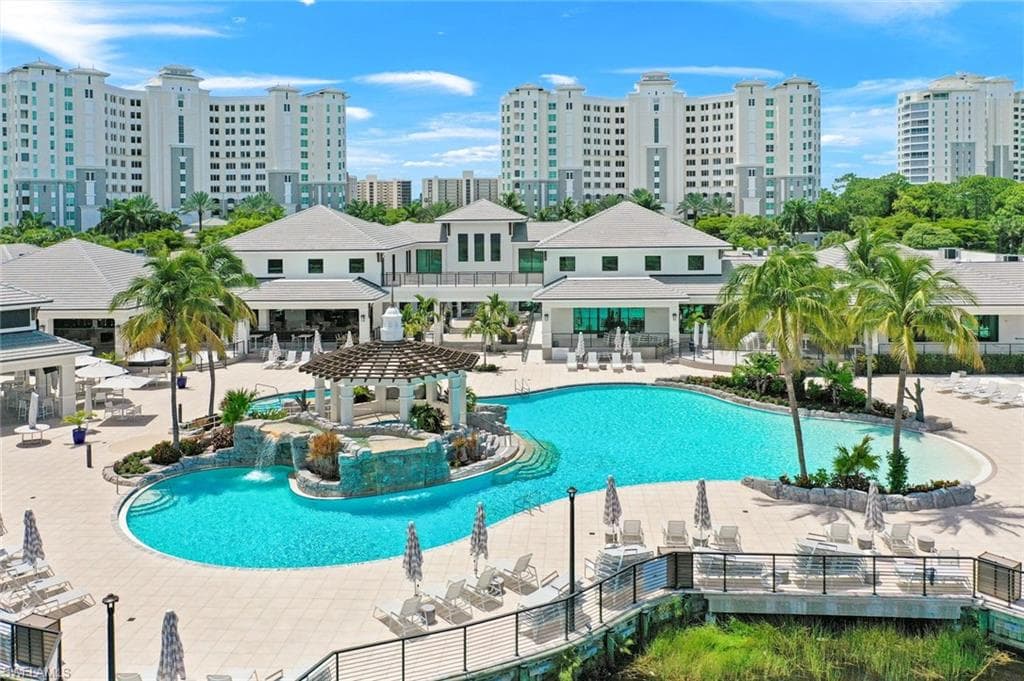 295 Grande WAY 306-33
