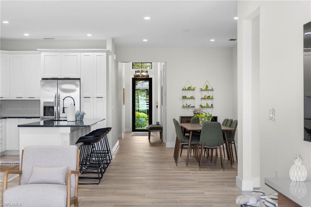 3032 Woodside AVE-6