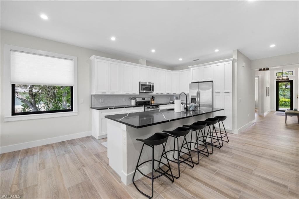 3032 Woodside AVE-4